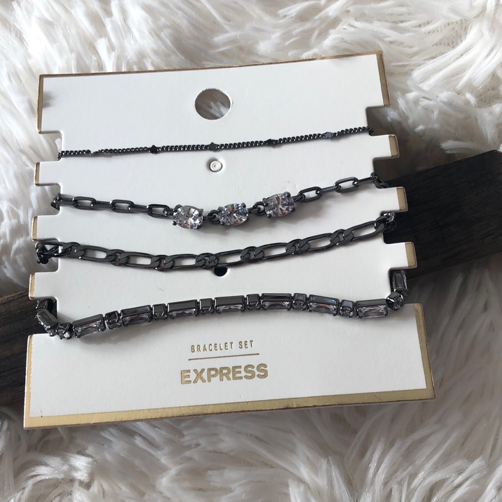 Express Four Star Chain Bracelet Gift Set